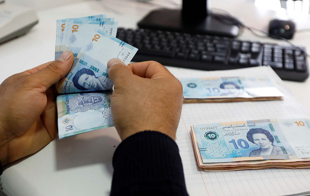 ديون تونس