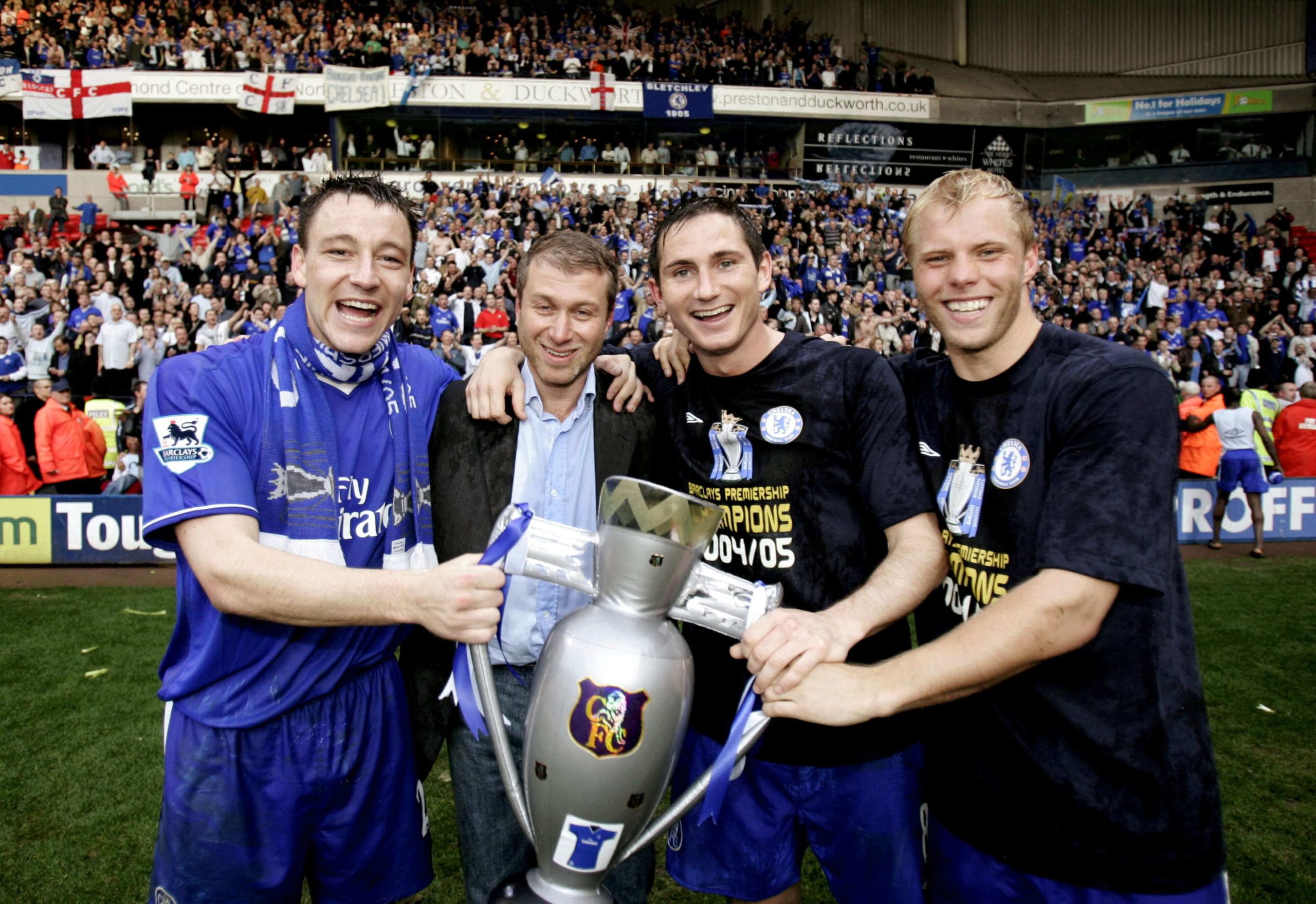 Chelsea's John Terry, Roman Abramovich, Frank Lampard and Eidur Gudjohnsen celebrate winning the premier league