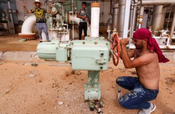 تونس بدأت في استخدام المخزون الاستراتيجي من البترول