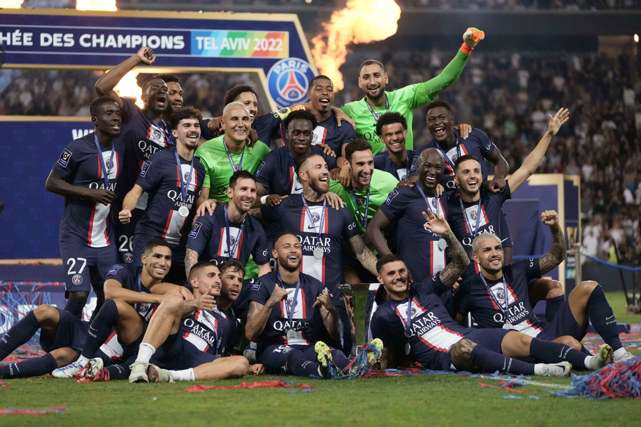 باريس سان جيرمان بطل الدوري يتوج بلقب كأس الابطال لكرة القدم (السوبر الفرنسي)