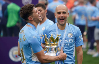 مانشستر سيتي حامل اللقب على رأس هرم الدوري الانكليزي لكرة القدم