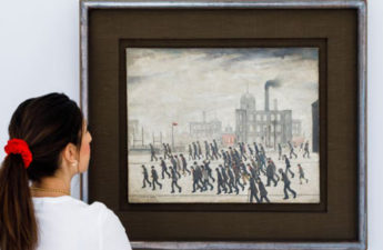 اللوحة الشهيرة «الذهاب إلى المباراة» للرسام البريطاني لورنس ستيفن لوري