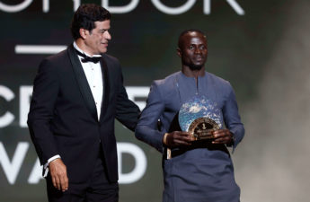 حصد السنغالي ساديو ماني "جائزة سقراطس" خلال حفل الكرة الذهبية