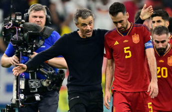 لاعب الوسط الإسباني سيرجيو بوسكيتس