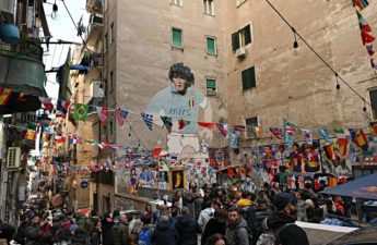 جدارية مارادونا في نابولي