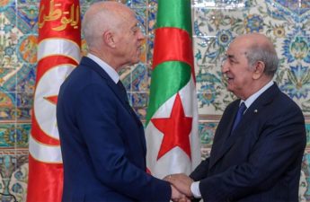 الرئيس الجزائري عبد المجيد تبون مع قيس سعيّد