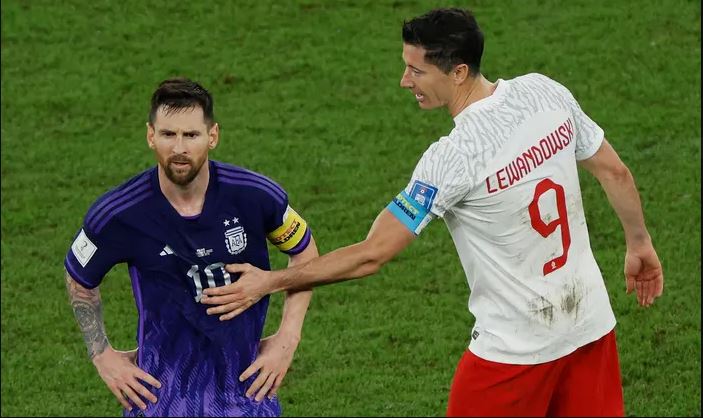 ليفاندوفسكي يأمل اللعب مع ميسي