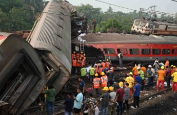 أسوأ حادث قطارات في الهند منذ أكثر من عقدين