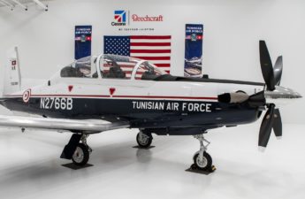 طائرات تدريب T-6C من الولايات المتحدة