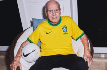 أسطورة كرة القدم البرازيلية ماريو زاغالو