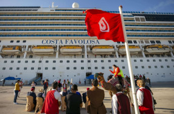 سفينة سياحية عالمية ترسو في تونس