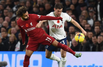 ليفربول في امتحان اللقب أمام توتنهام