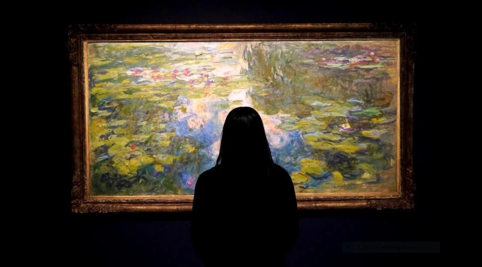 تحفة الرسام الانطباعي الفرنسي كلود مونيه "بركة زنبق الماء"