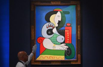 لوحة "امرأة الساعة" للرسام الإسباني بابلو بيكاسو