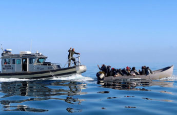 الحرس الوطني ينقذ مهاجرين أفارقة قبالة سواحل تونس