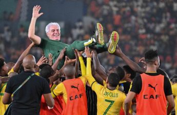 المنتخب الجنوب إفريقي بقيادة المدرب البلجيكي هوغو بروس