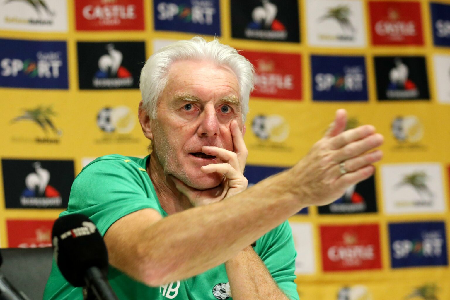 هوغو بروس، المدير الفني لمنتخب جنوب أفريقيا