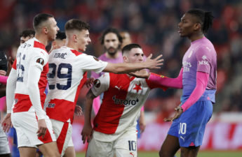 بلغ ميلان الإيطالي دور الثمانية من بطولة الدوري الأوروبي