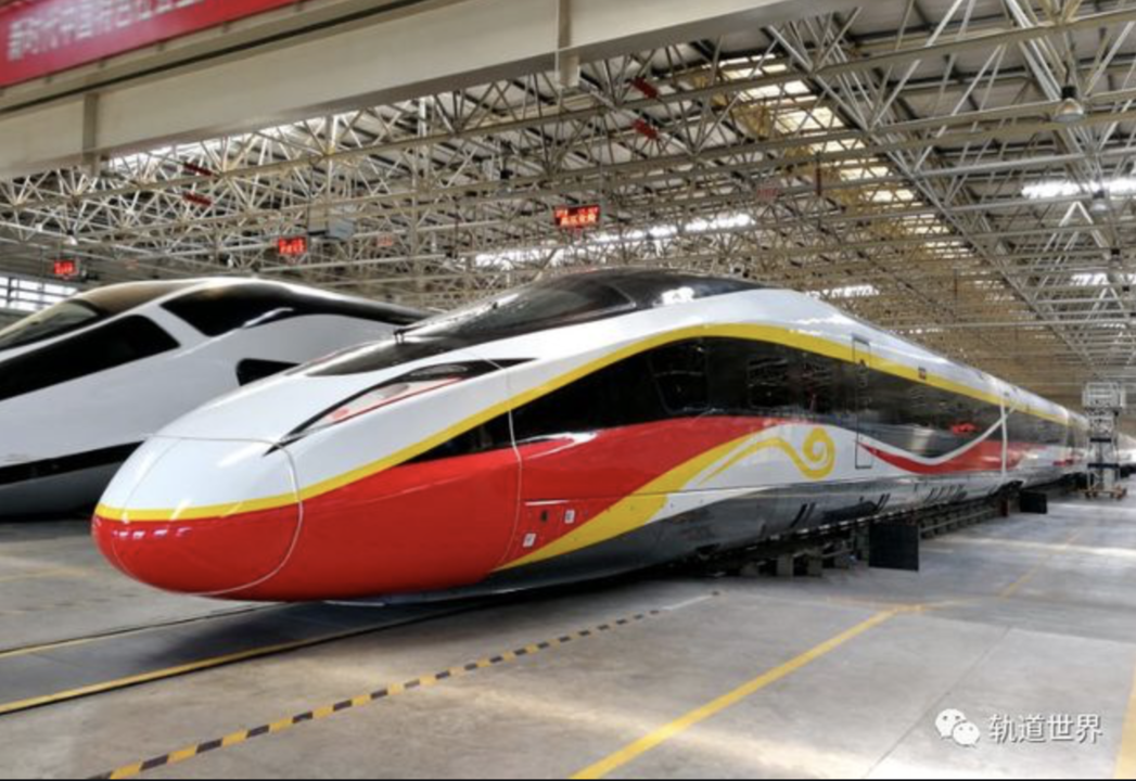 قطار الرصاصة "سي آر 450"، وهو أحدث طراز لقطار فائق السرعة تصممه الصين