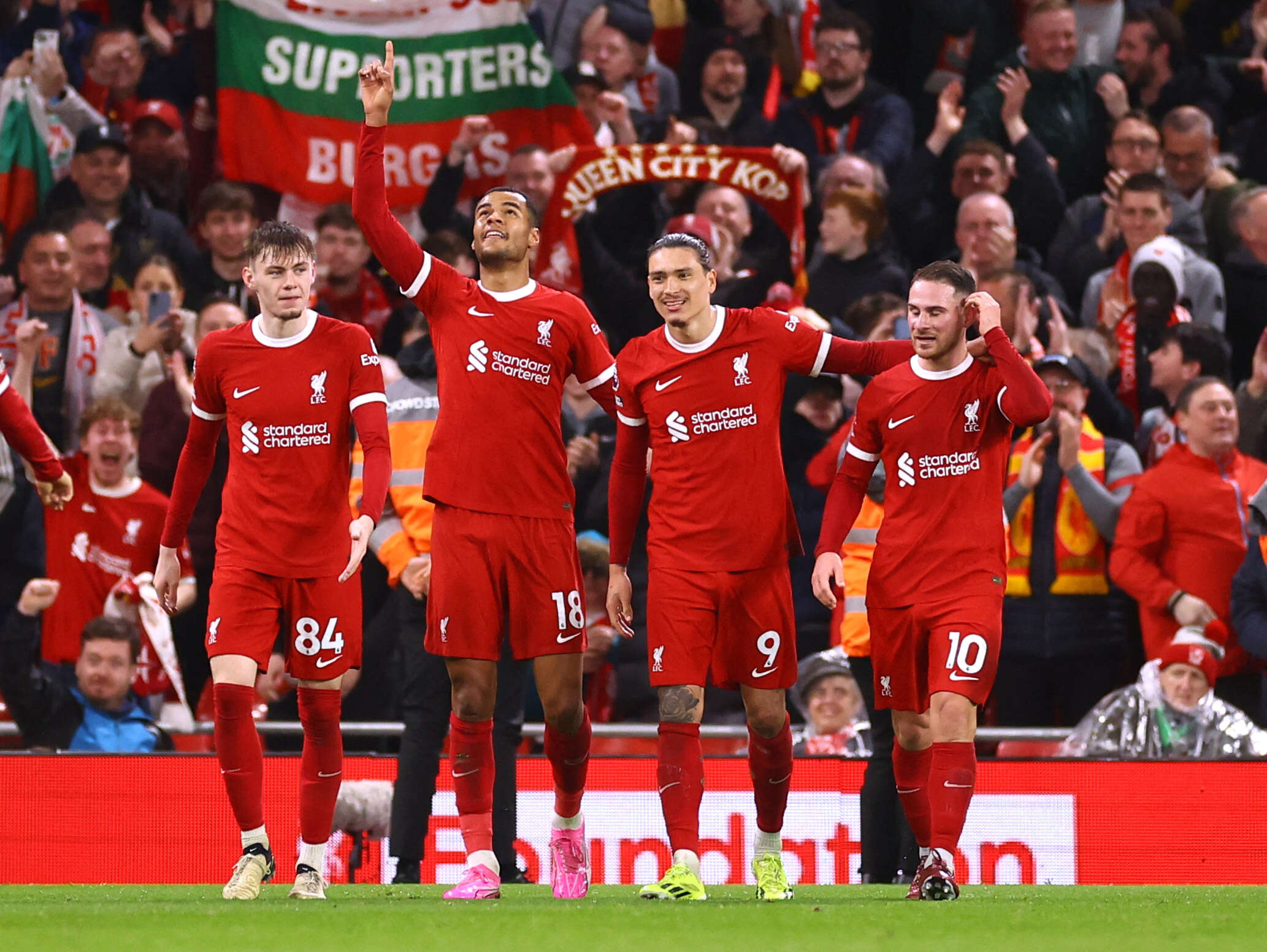 لاعبو ليفربول