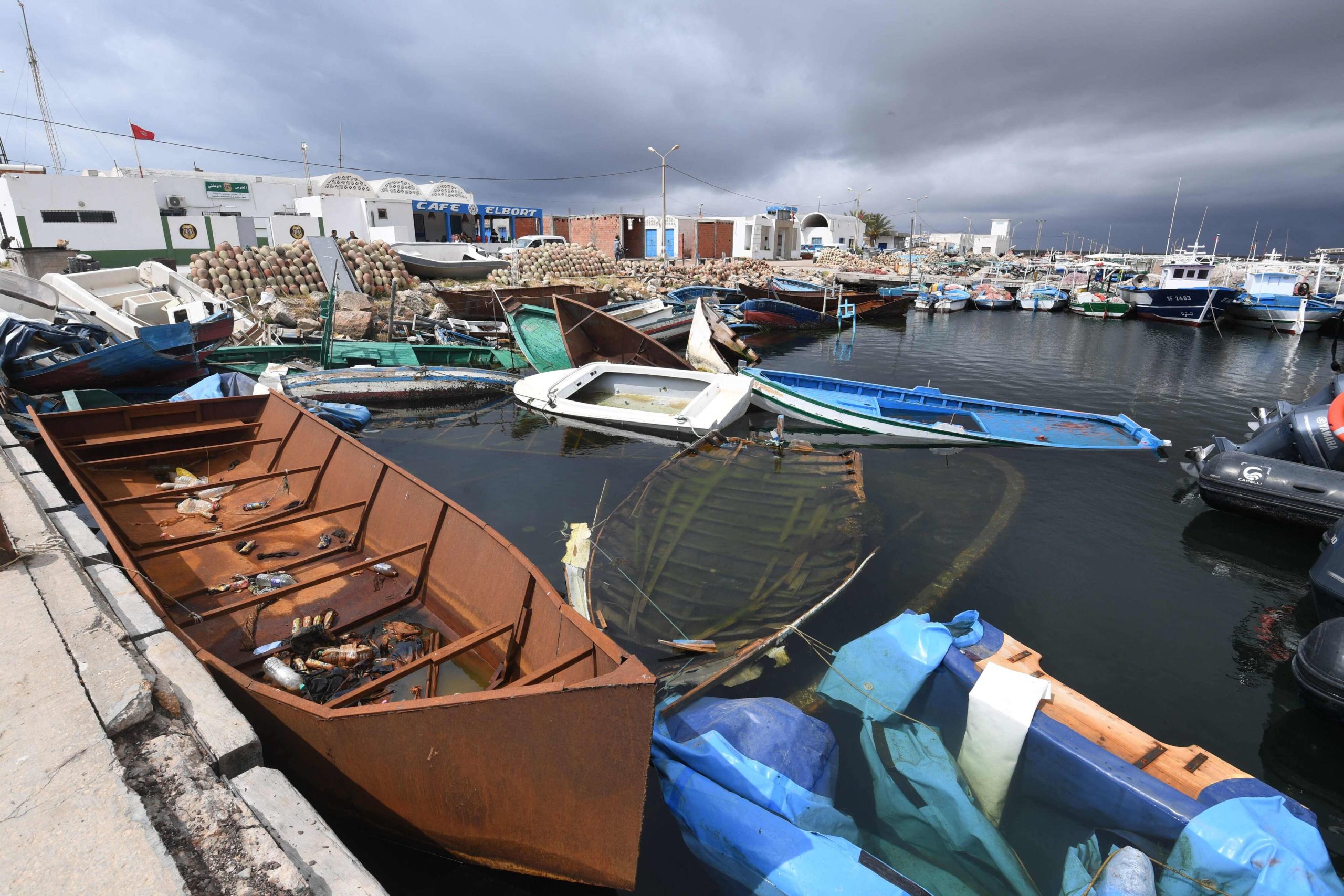 قوارب المهاجرين المتجهة نحو إيطاليا