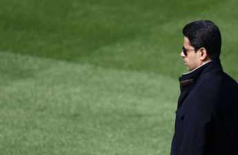 رئيس نادي باريس سان جيرمان بطل الدوري الفرنسي لكرة القدم القطري ناصر الخليفي
