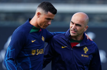 دافع المدرب الإسباني للمنتخب البرتغالي لكرة القدم روبرتو مارتينيس الجمعة عن النجم كريستيانو رونالدو