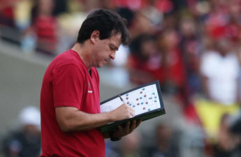 المدرب السابق للمنتخب البرازيلي لكرة القدم فرناندو دينيز