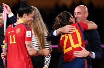 لويس روبياليس سيحاكم في محكمة بالعاصمة مدريد في الفترة من 3 إلى 19 فيفري المقبل في قضية القبلة القسرية على شفتي لاعبة لاروخا جينيفر هيرموسو