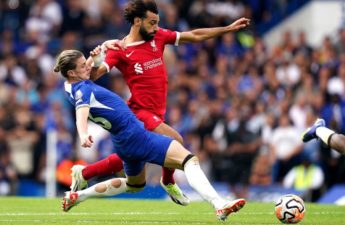ليفربول المتصدر لامتحان حظوظه باللقب باختبار تشلسي الصعب