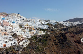 جزيرة سانتوريني في بحر إيجة