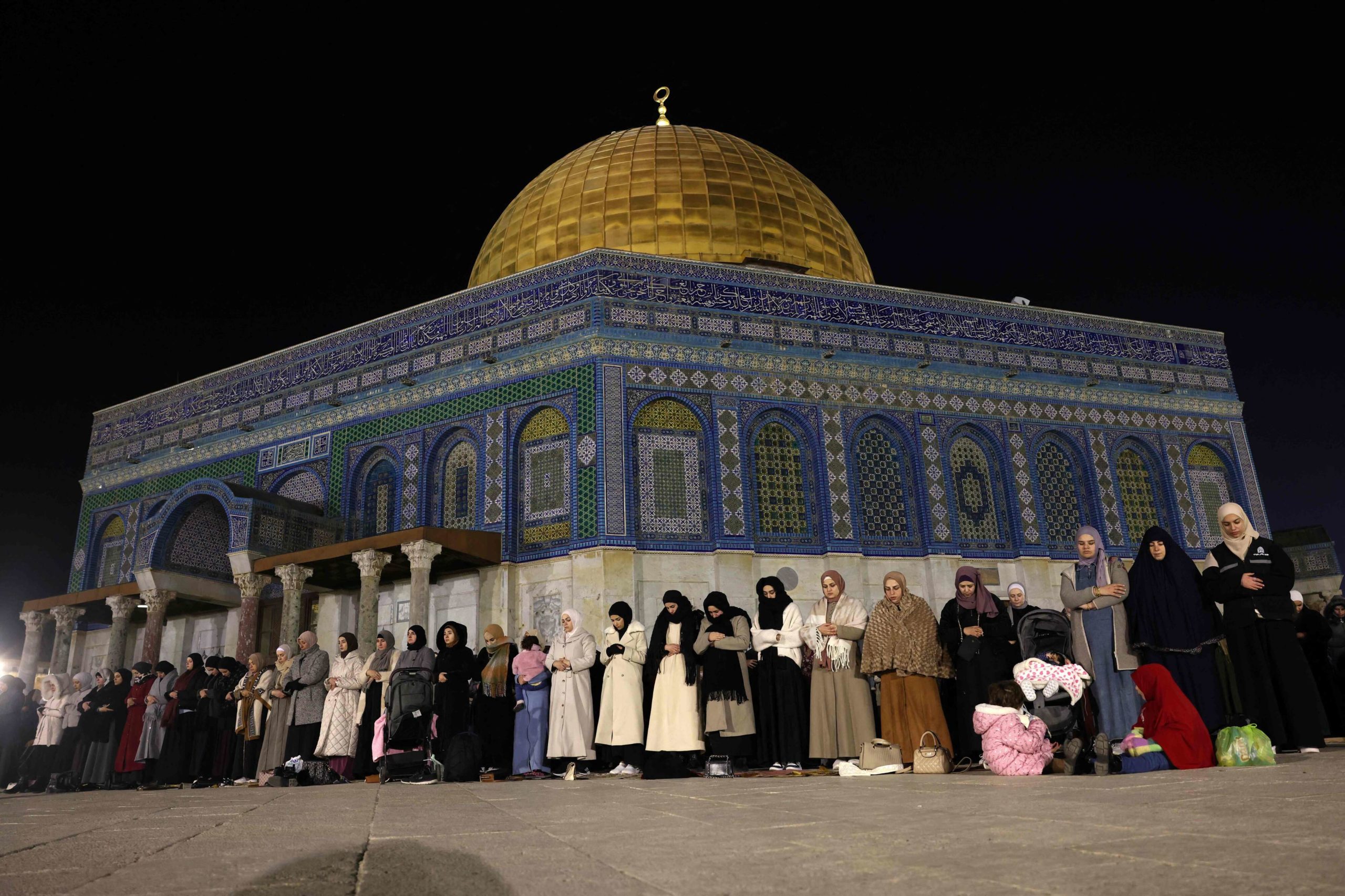 أول تراويح رمضان في المسجد الأقصى