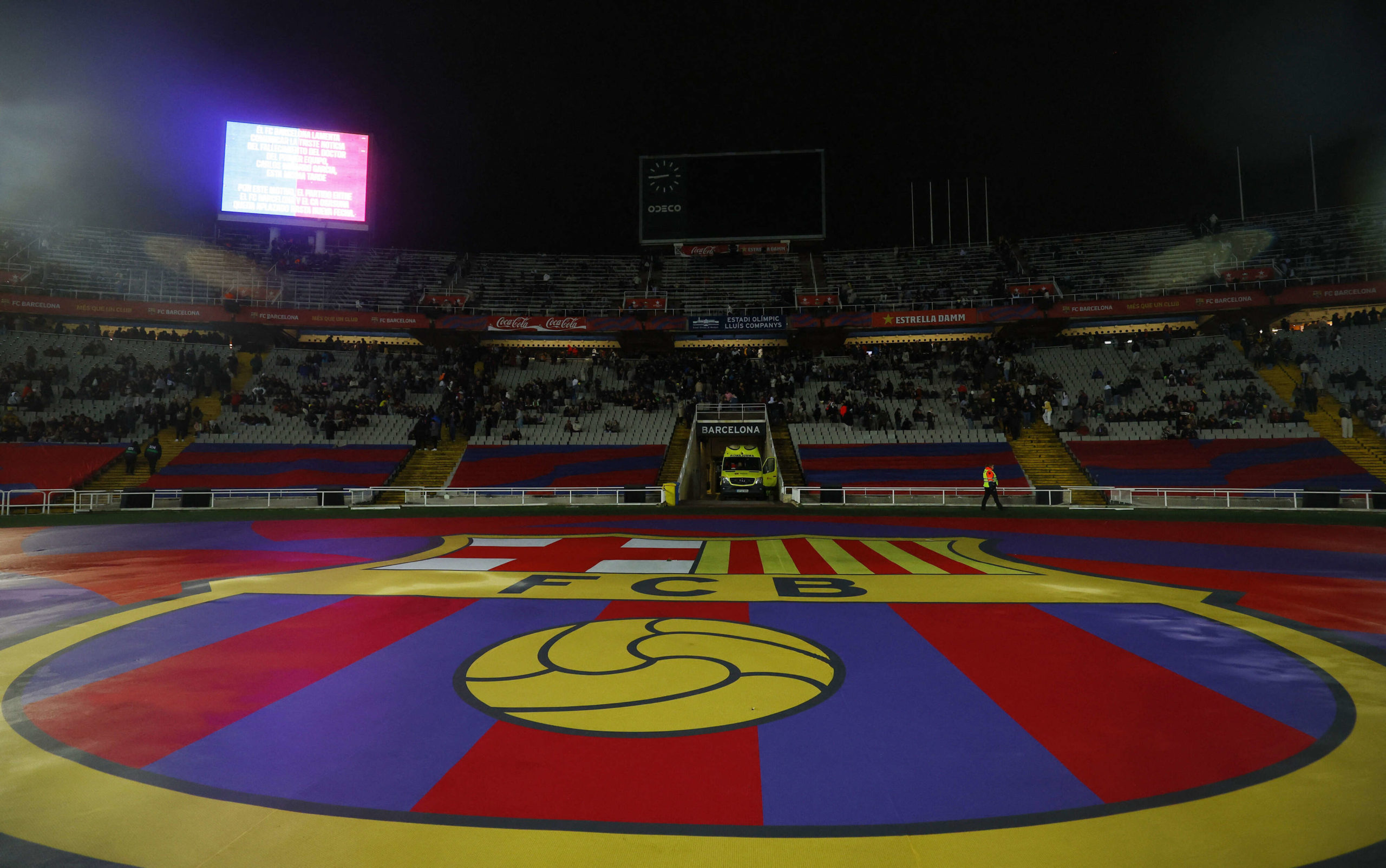برشلونة يعلن تأجيل مباراته أمام أوساسونا لوفاة طبيب الفريق