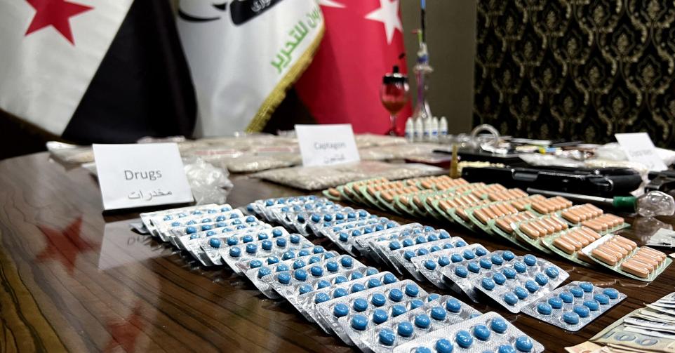العراق يضبط 1.1 طن من حبوب الكبتاغون قادمة من سوريا