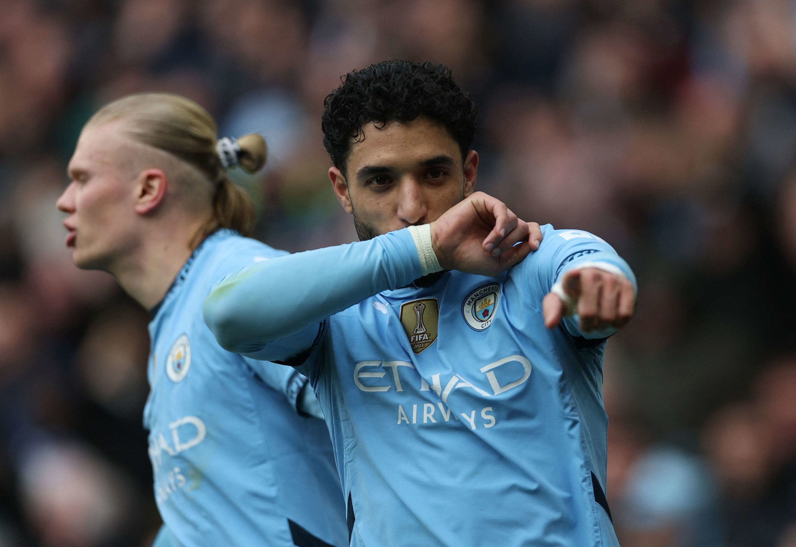 المصري عمر مرموش، لاعب فريق مانشستر سيتي الإنجليزي