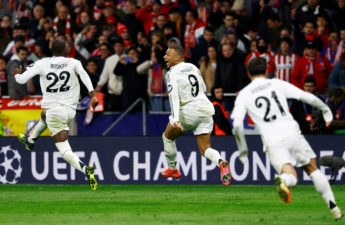 نجم ريال مدريد الاسباني، الفرنسي كيليان مبابي ولاعبَين آخرين