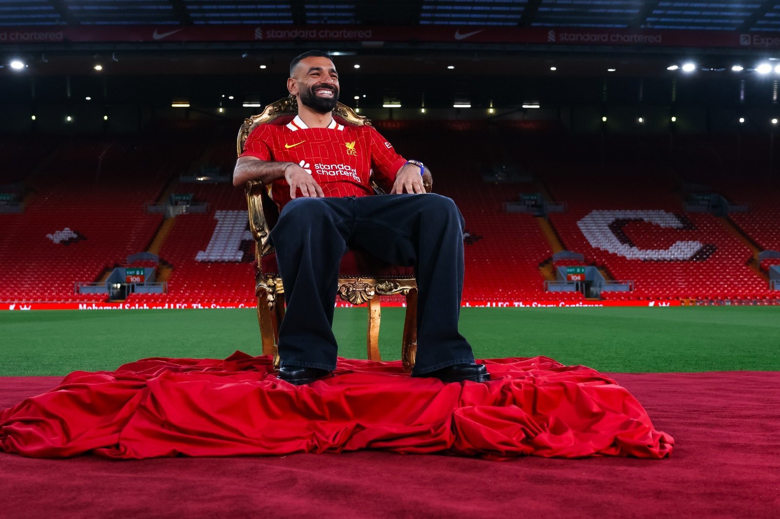 توّج محمد صلاح نفسه ملكا في ليفربول