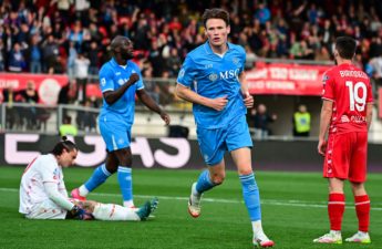 لاعب الوسط الاسكتلندي المتألق سكوت ماكتوميناي