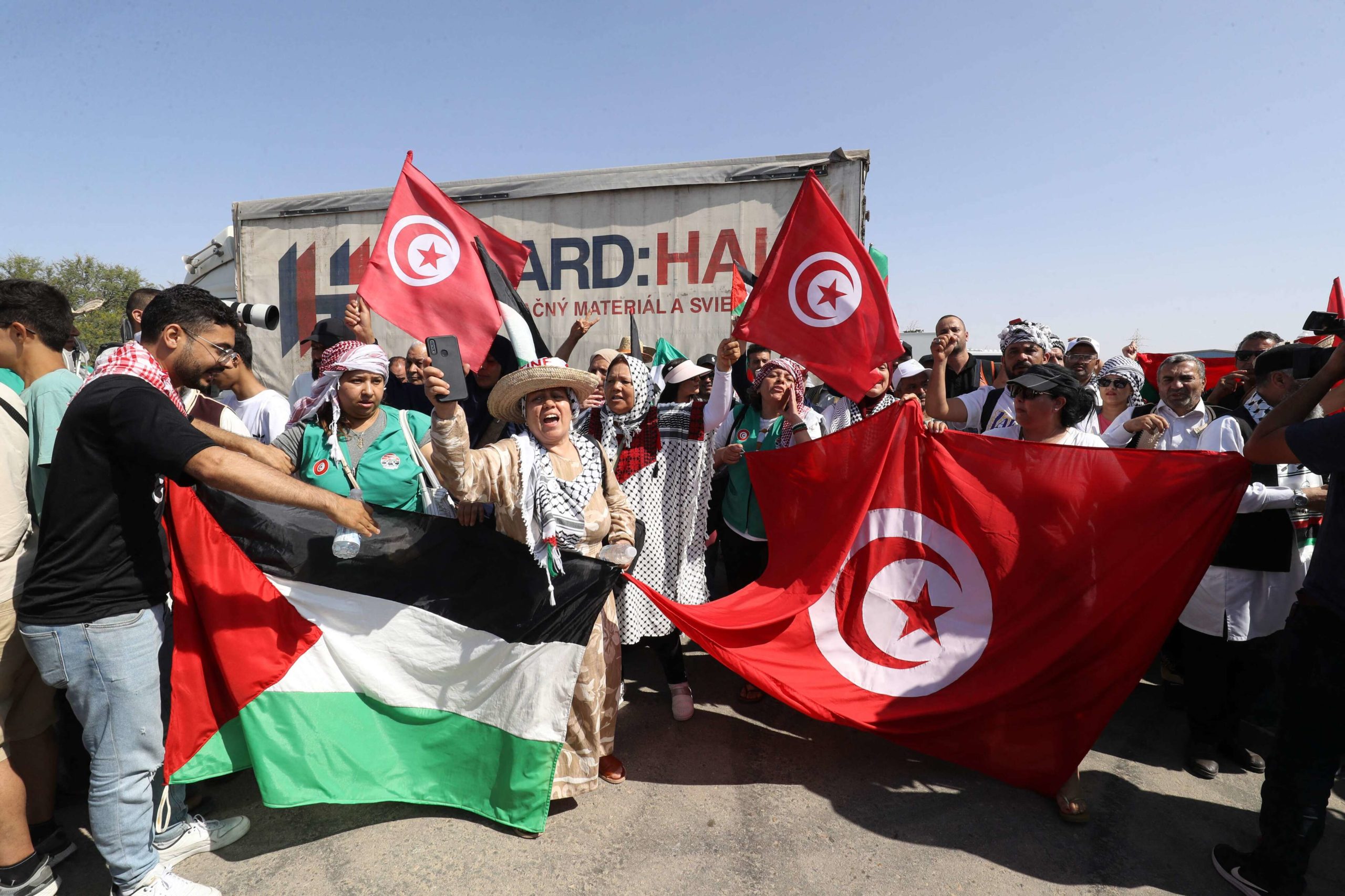 دخول "قافلة الصمود" المغاربية إلى الأراضي الليبية