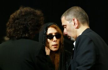الفنان اللبناني الراحل زياد الرحباني مع والدته فيروز