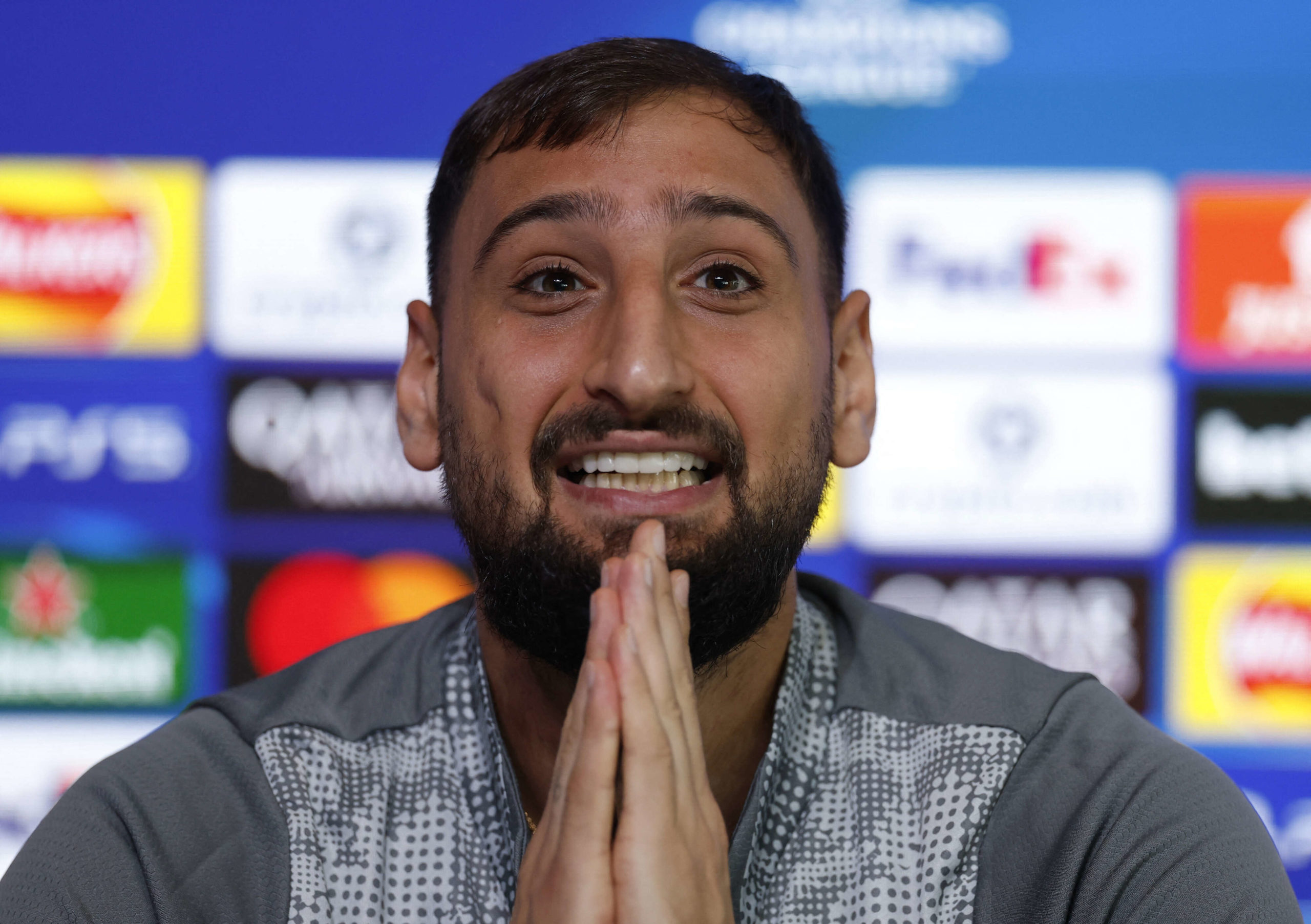 جيانلويجي دوناروما حارس مرمى مانشستر سيتي