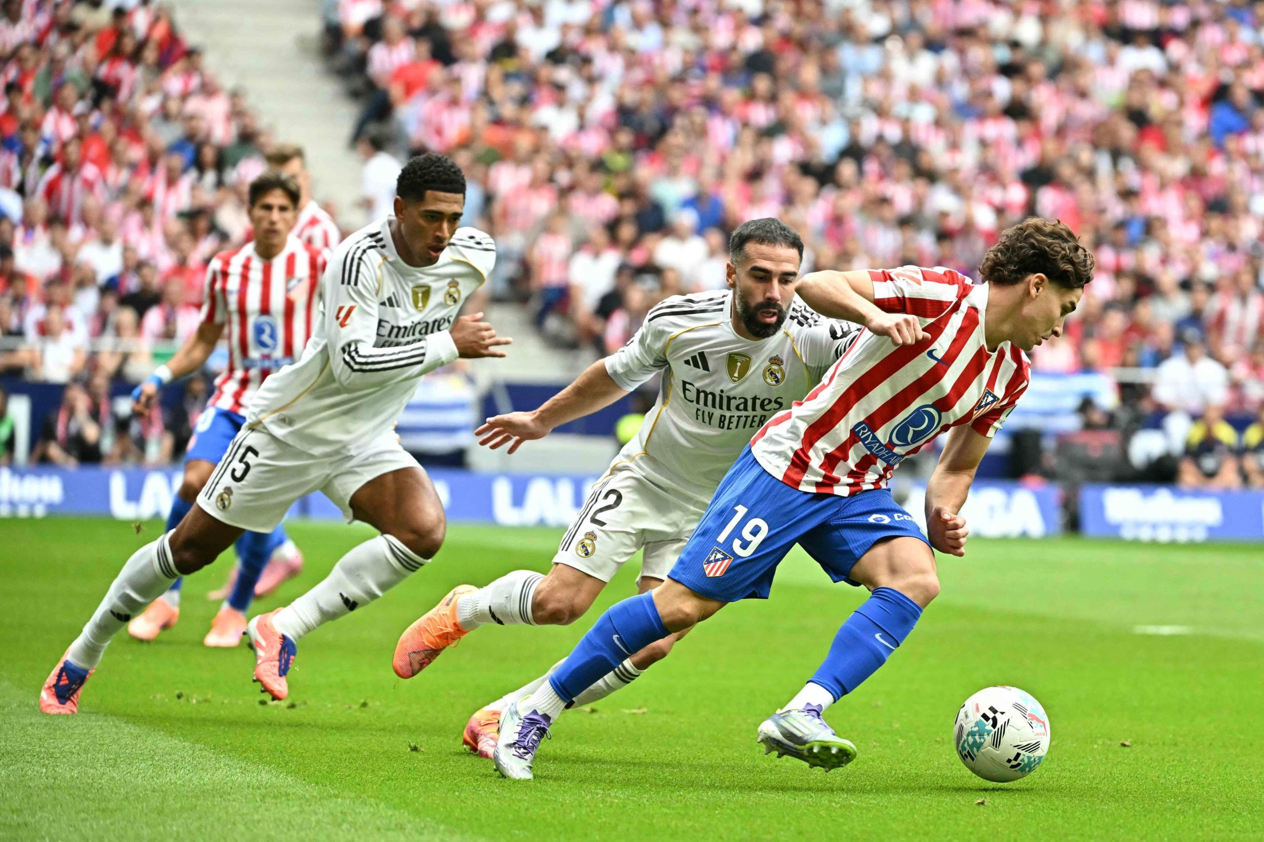 جوليان ألفاريز نجم أتلتيكو مدريد سجل هدفين هدفين لفريقه في الفوز على ريال مدريد