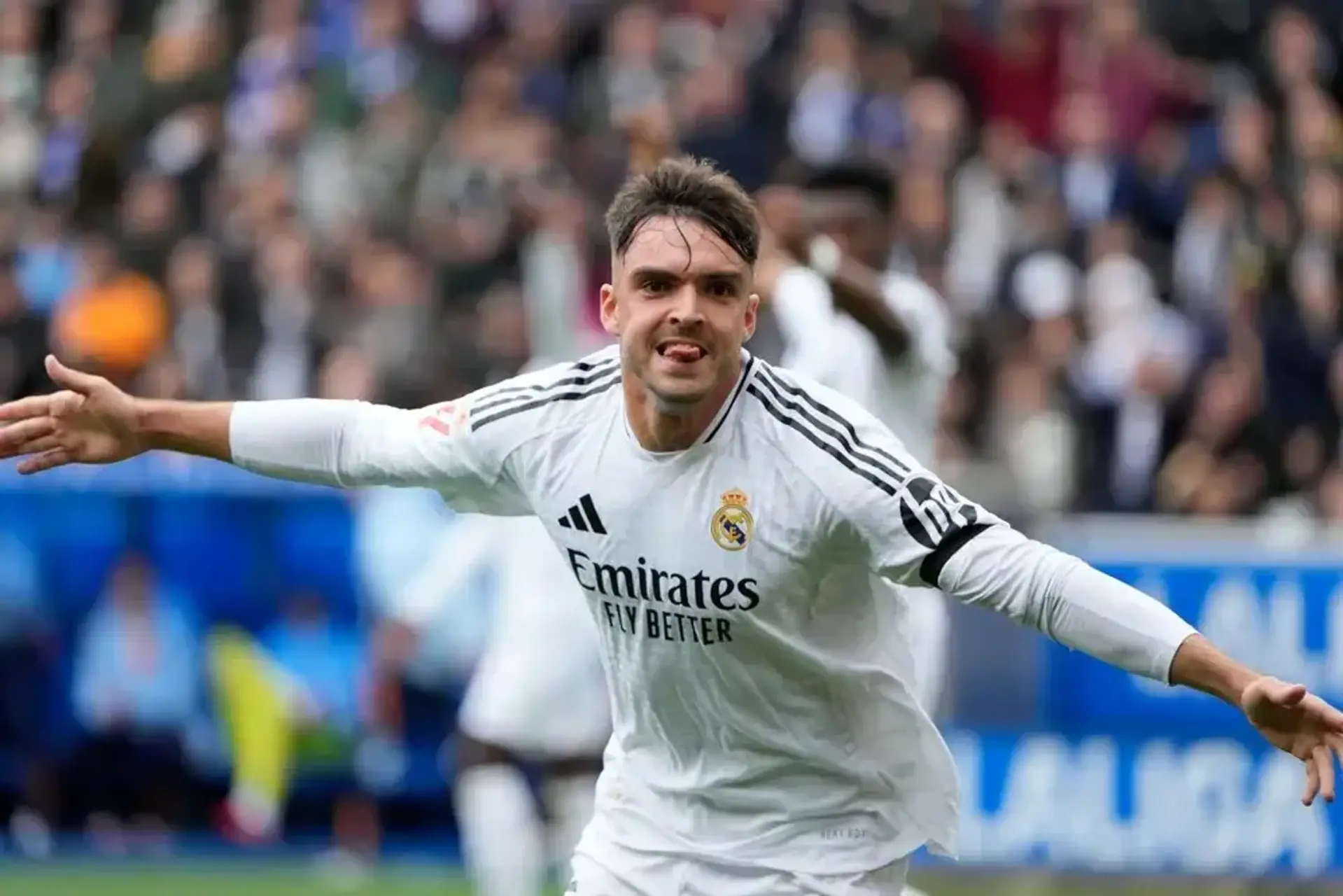 مدافع ريال مدريد راؤول أسنسيو