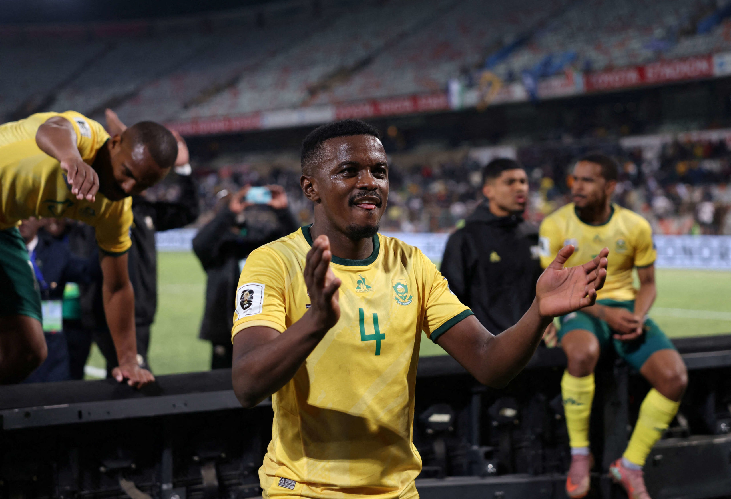 لاعب الوسط في جنوب إفريقيا تيبوهو موكوينا