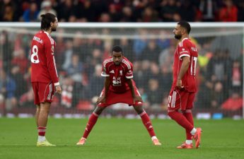 لاعبو ليفربول حامل لقب الدوري الإنجليزي