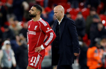 الهولندي أرنه سلوت مع المصري محمد صلاح
