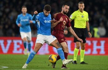 روما أمام نابولي في قمة الدوري الإيطالي