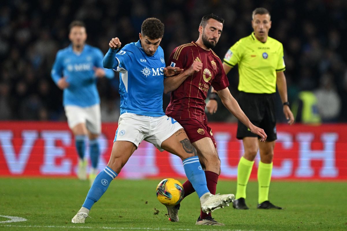 روما أمام نابولي في قمة الدوري الإيطالي