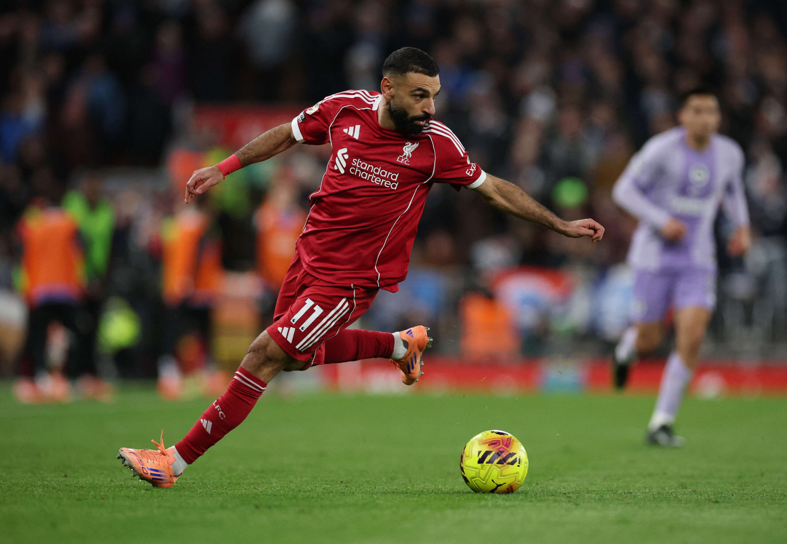 توّج المصري محمد صلاح عودته إلى المباريات م