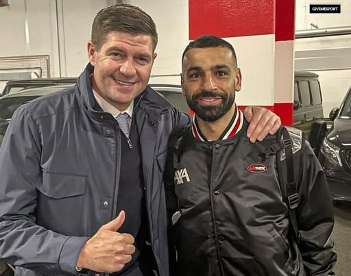 جيرارد يحثّ محمد صلاح على البقاء في ليفربول